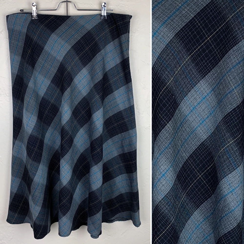 Jones Wear Gray Plaid Skirt